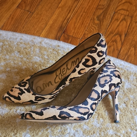 Sam Edelman Leopard Print Fur Heels with Modern Silhouette - Picture 2 of 4